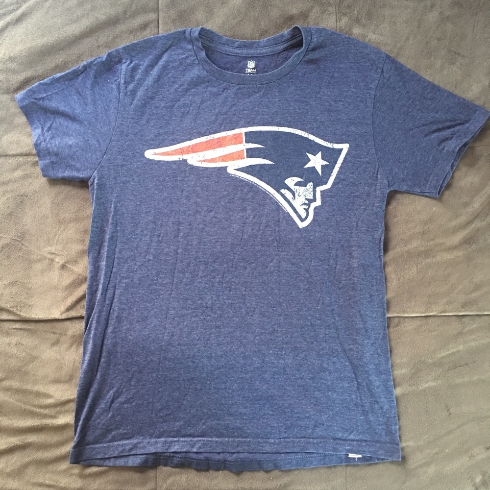 NFL Team Apparel Mens Small New England Patriots T